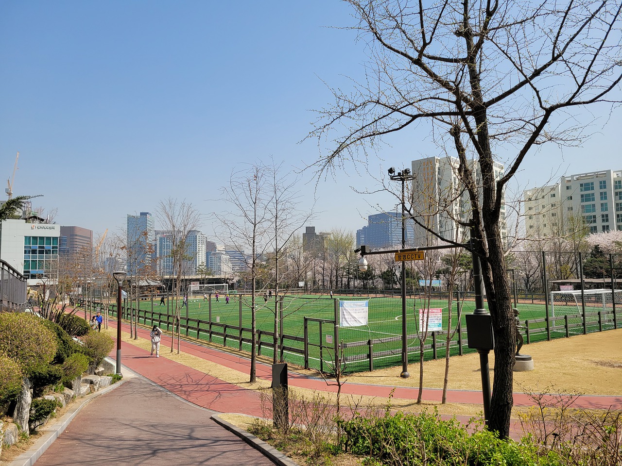 动增加与学